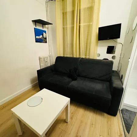 Saint Old 3 Apartment