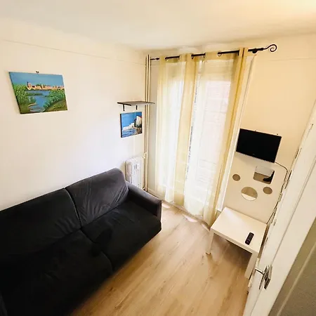 Lejlighed Elegant Dans Le Prestigieux 16e Arrondissement De *